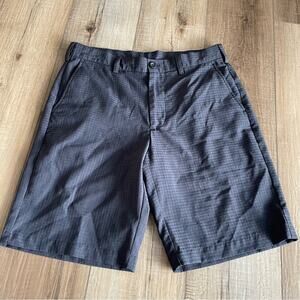 IZOD Golf Shorts Black Grid Pattern Sz 30
